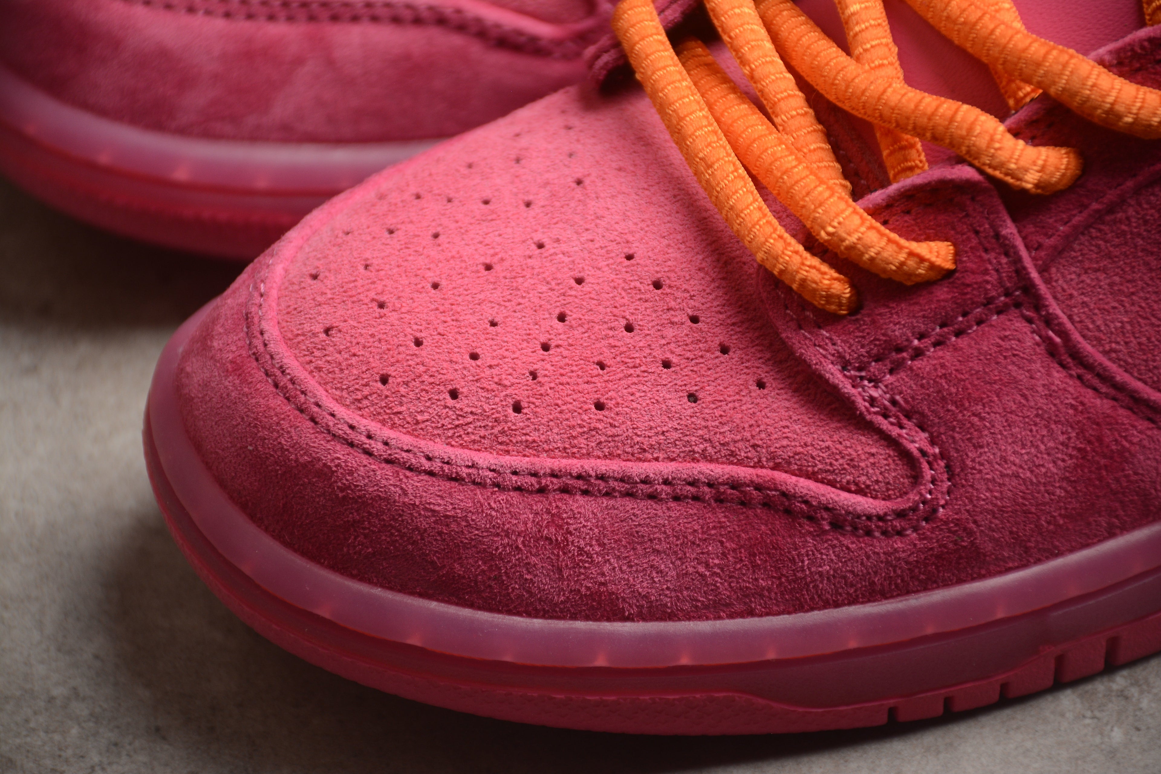 Dunk SB – Rosa / Negro