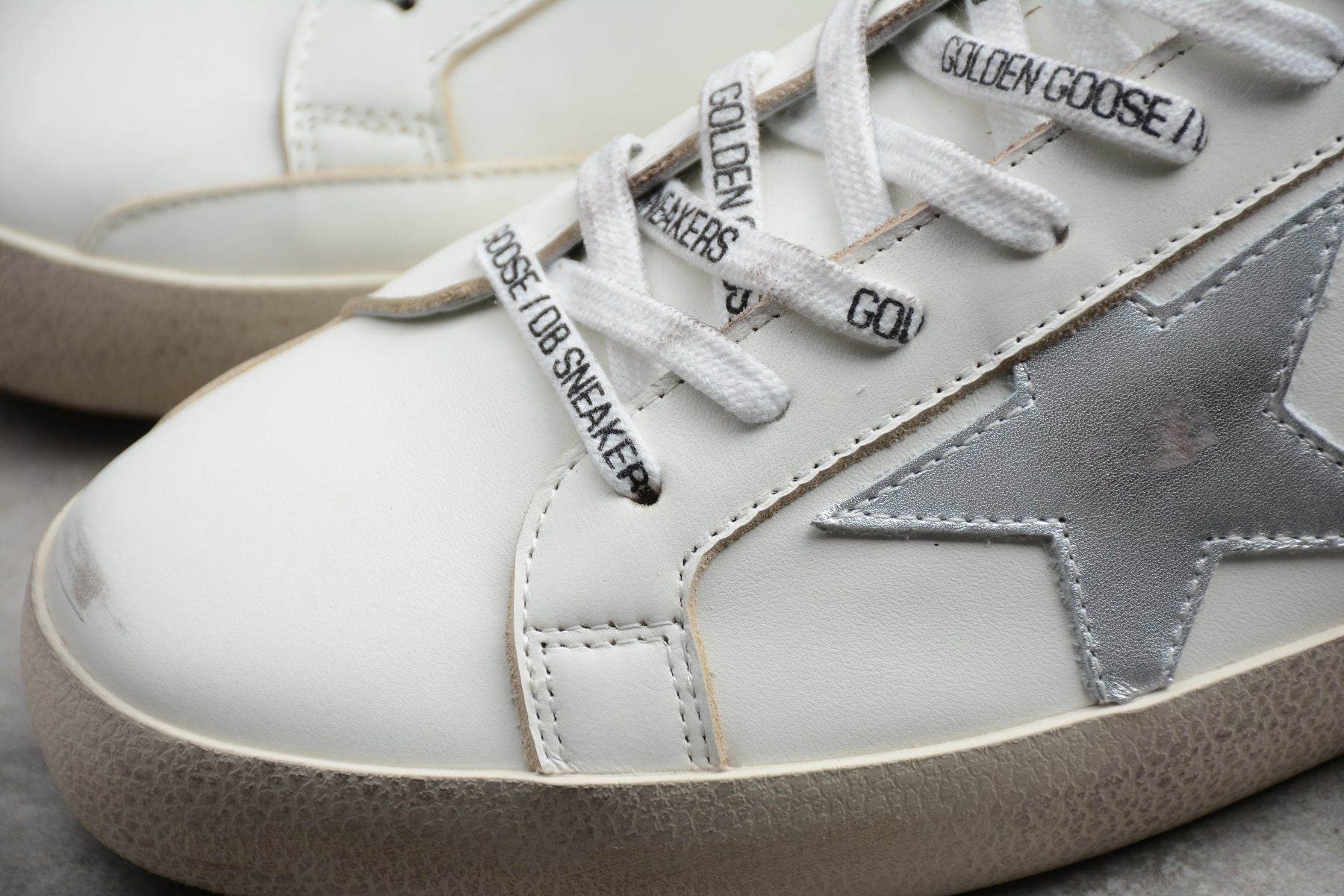 Golden Goose Super Star – Blanco / Negro