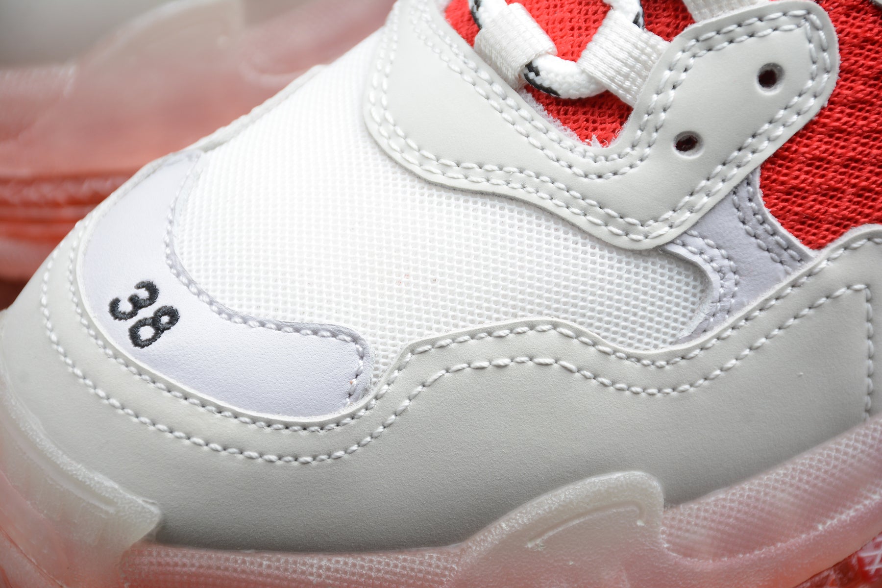 Balenciaga Triple S – Blanco / Rosa / Negro