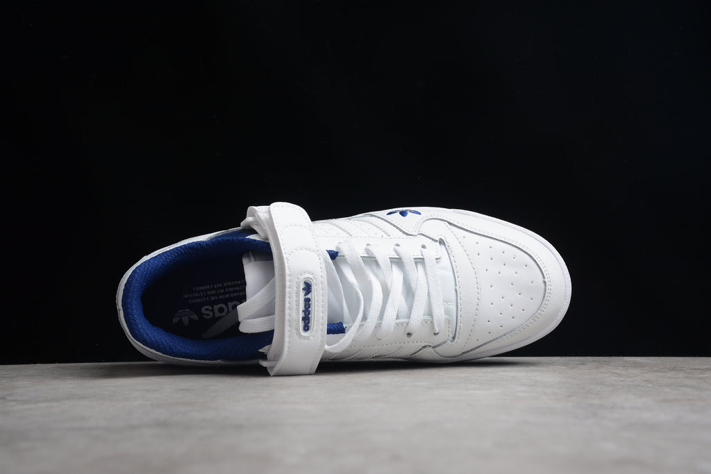 Adidas Forum – Blanco con Detalles Azules