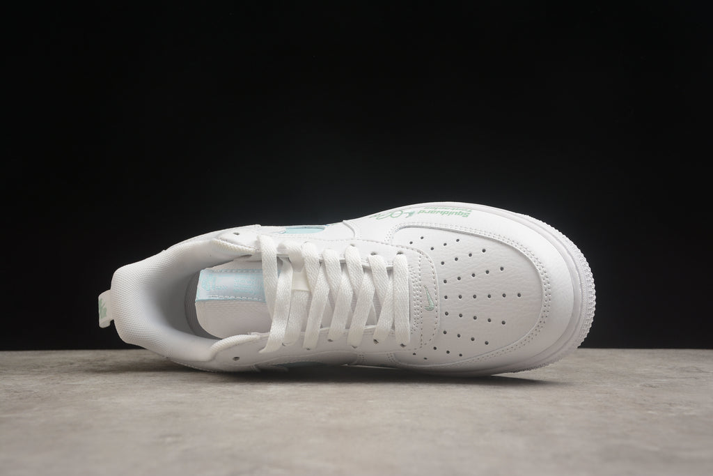 Air Force 1 Low – Blanco / Azul Claro