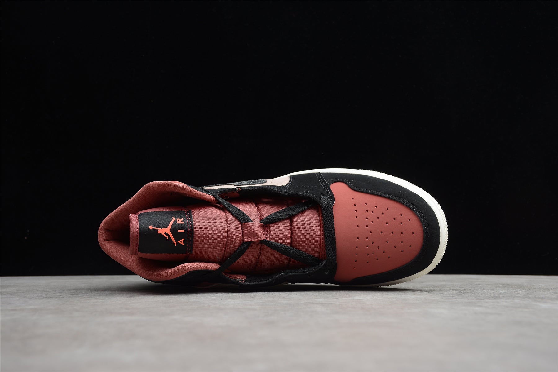 Air Jordan 1 Mid – Negro / Rosa