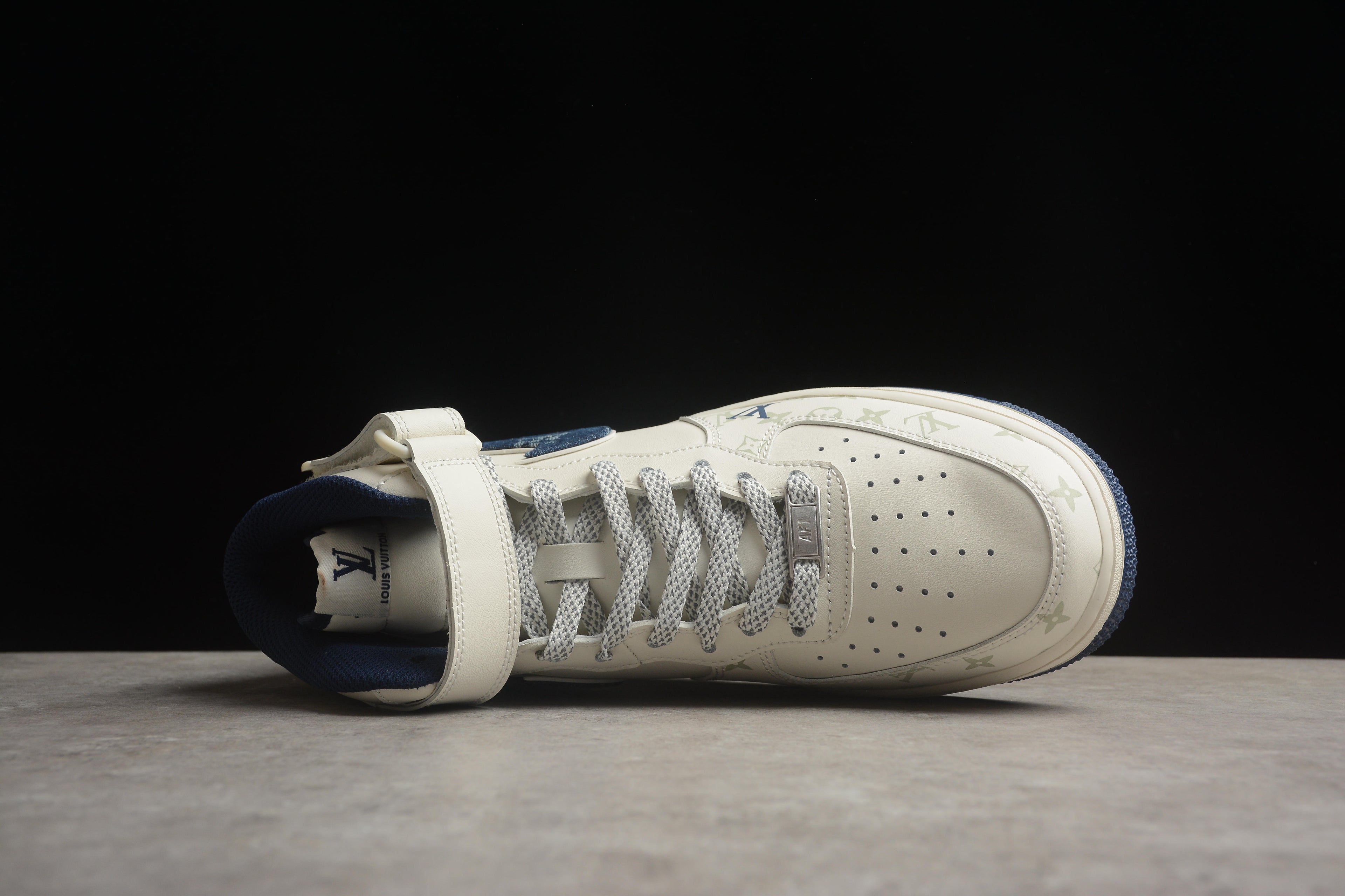 Air Force 1 High LV – Beige / Azul