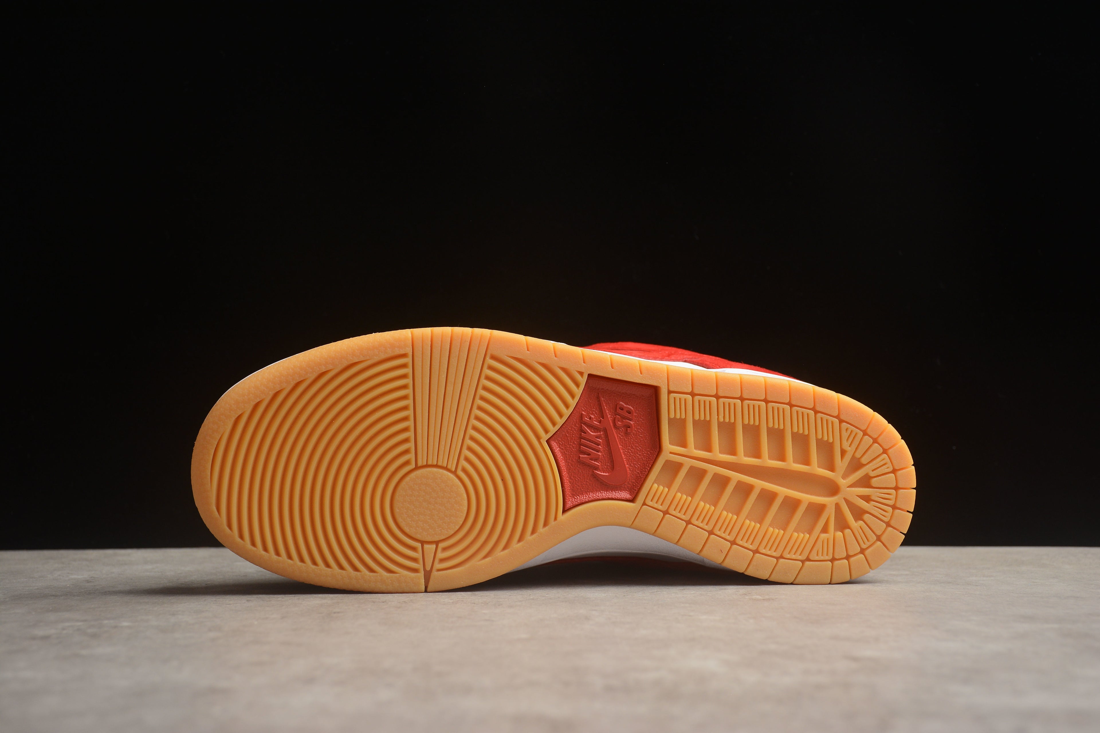 Dunk SB – Rojo / Blanco / Beigie