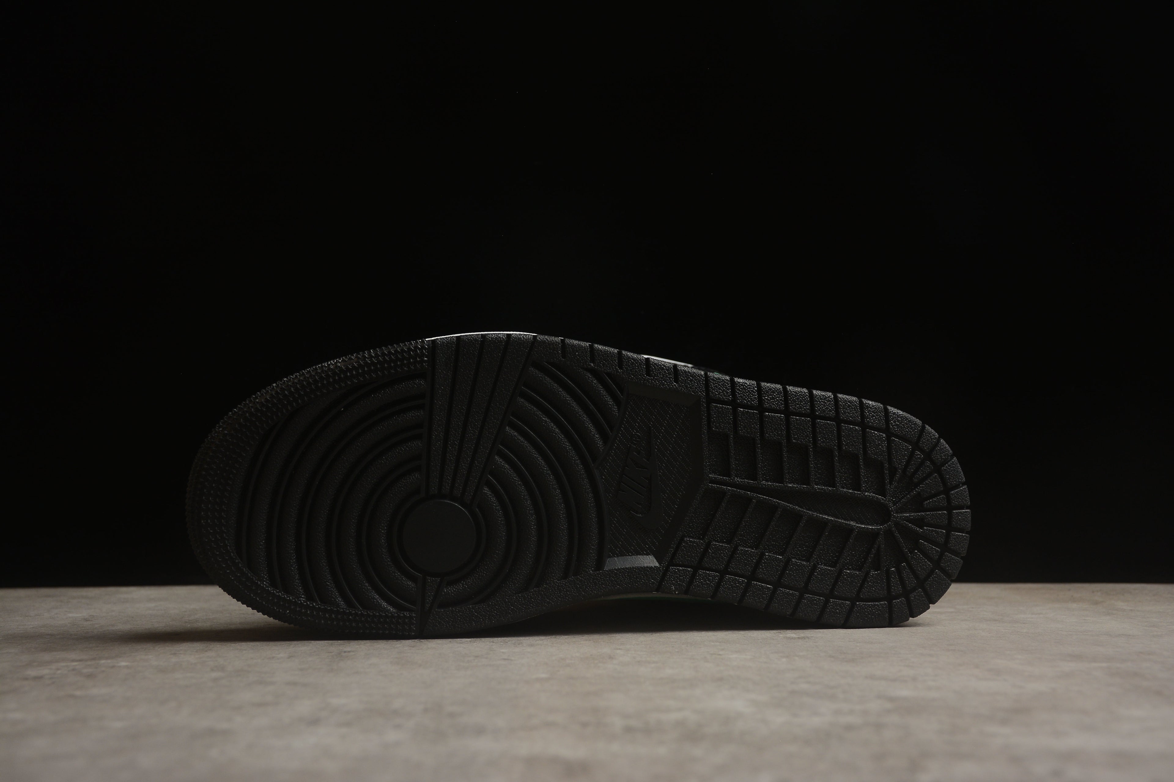 Air Jordan 1 Mid – Negro / Turquesa / Blanco