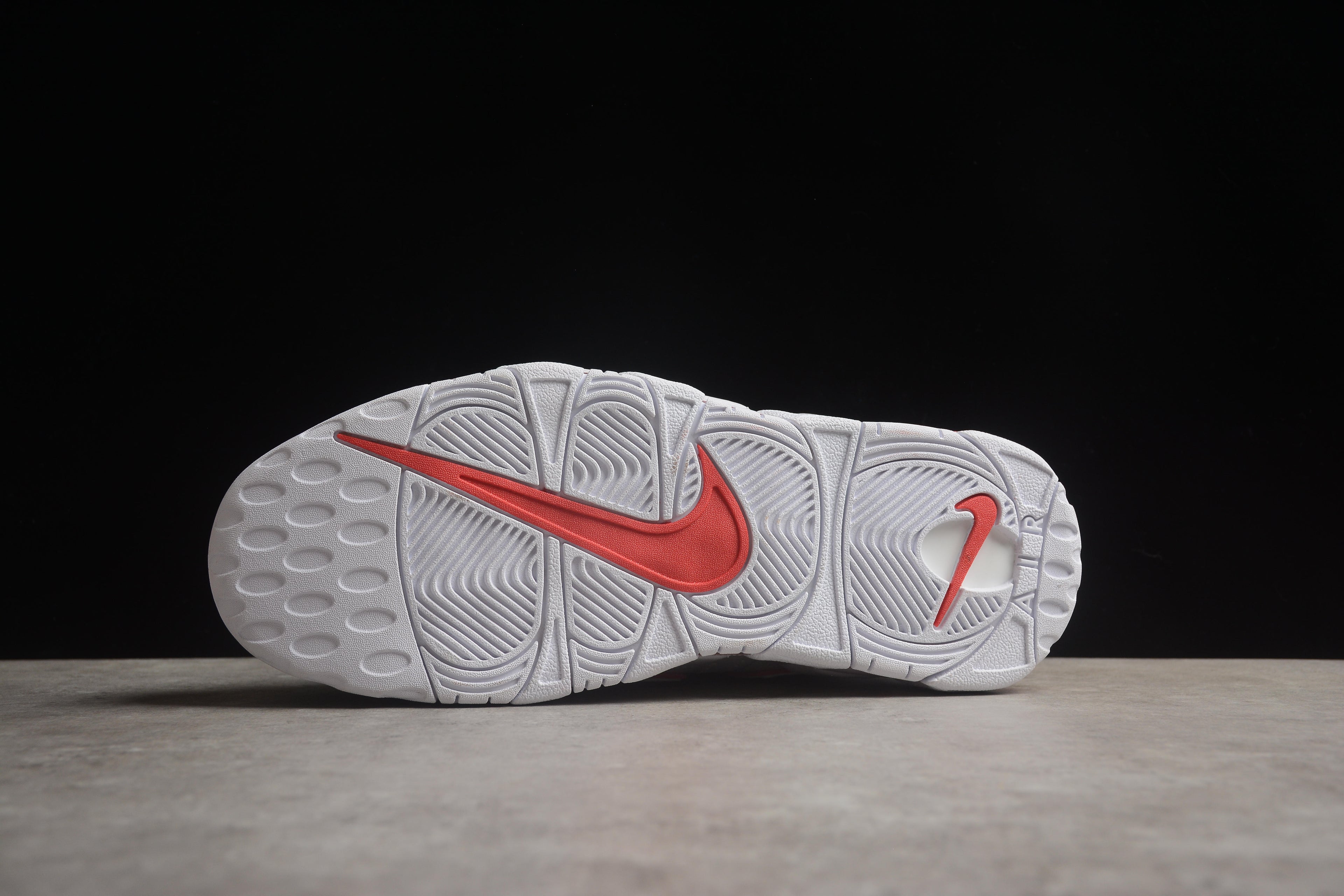 Air More Uptempo – Blanco / Rojo