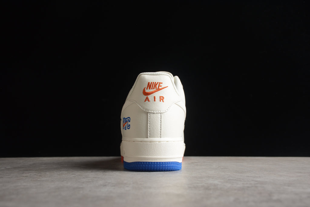 Nike Air Force 1 Low – Blanco / Rojo