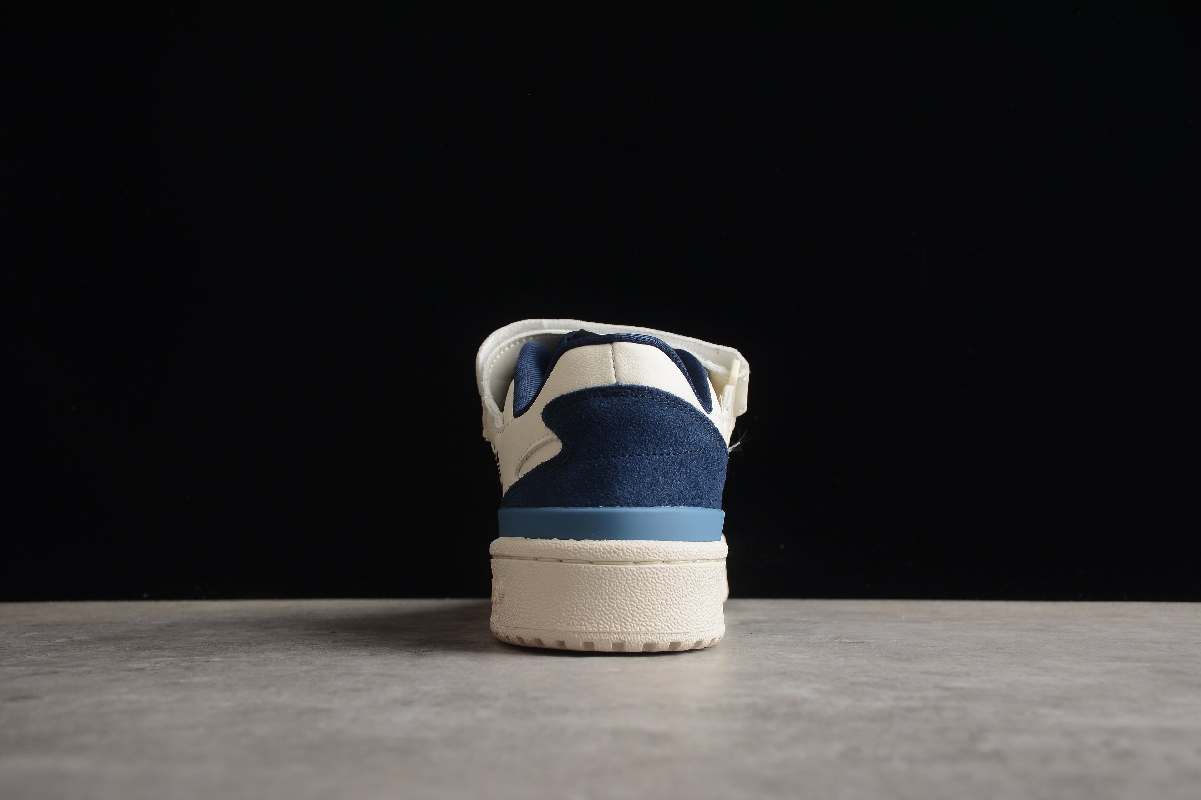 Adidas Forum – Tonos de Azul / Blanco