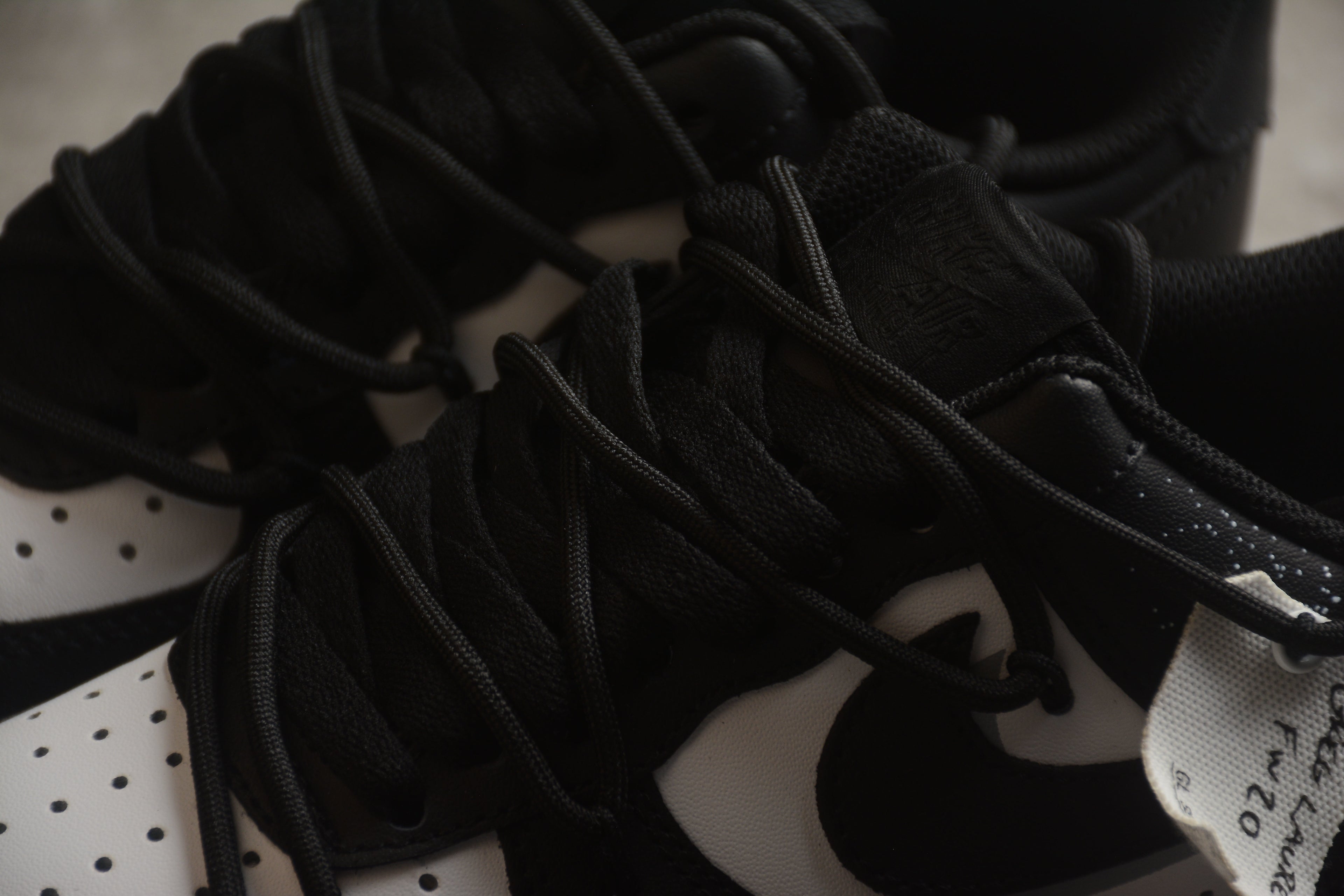 Air Force 1 Low – Negro / Blanco