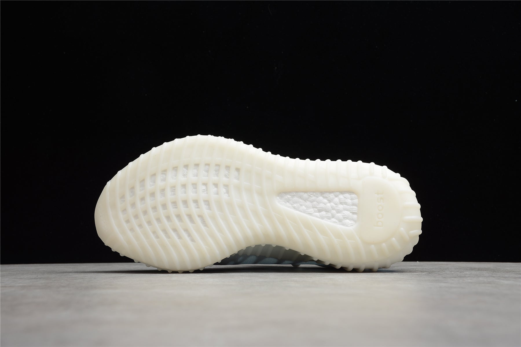 Adidas Yeezy 350 – Azul / Blanco