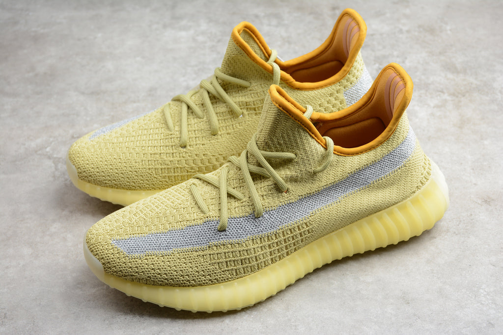 Adidas Yeezy 350 – Amarillo / Gris