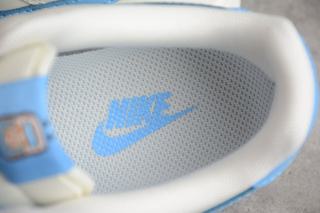 Nike Air Force 1 Low – Blanco / Azul
