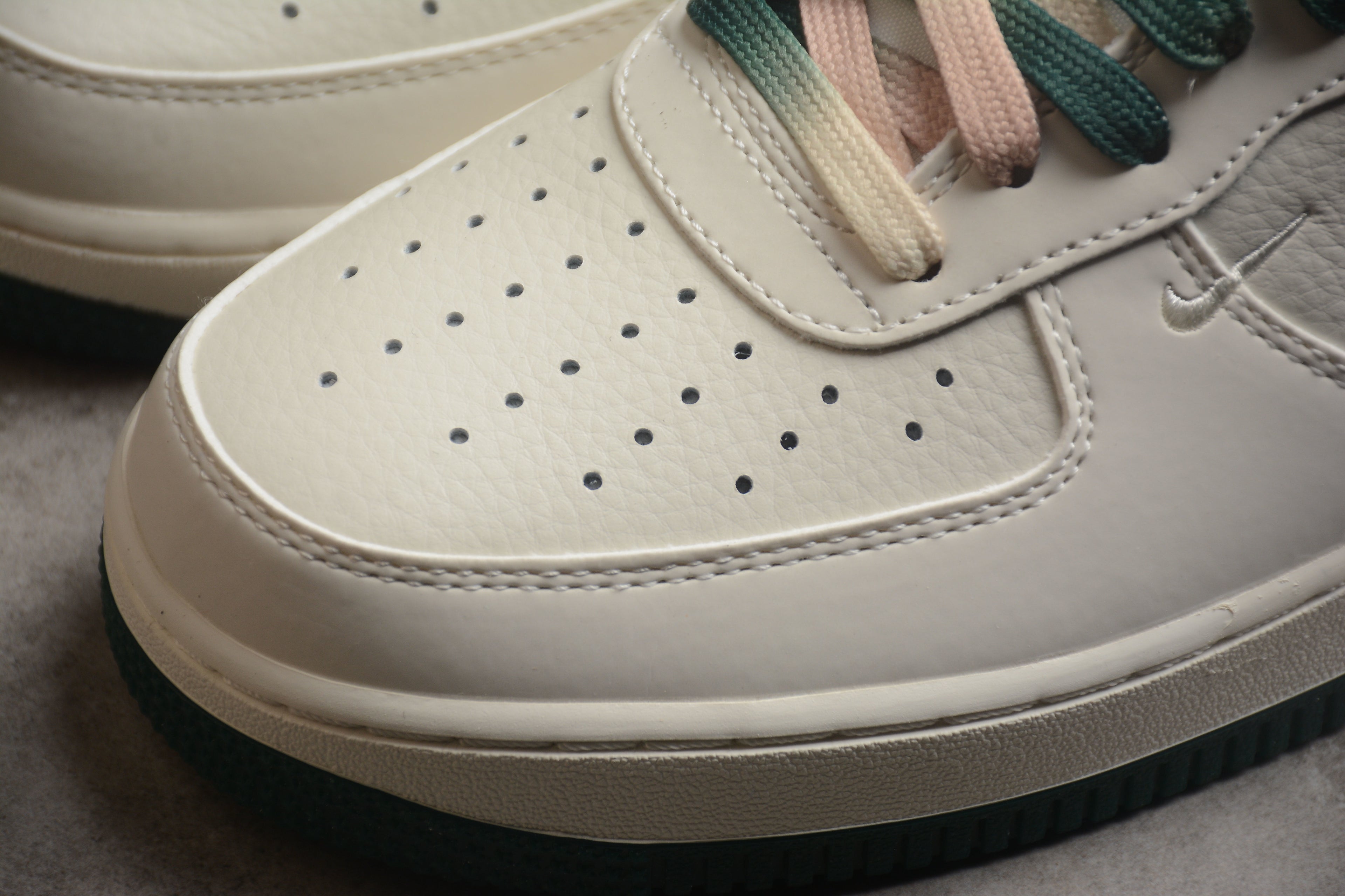 Nike Air Force 1 Low – Blanco / Verde
