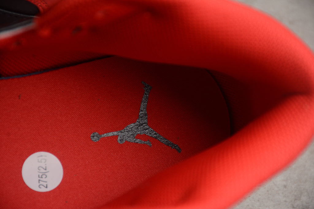 Air Jordan 1 Mid – Negro / Rojo