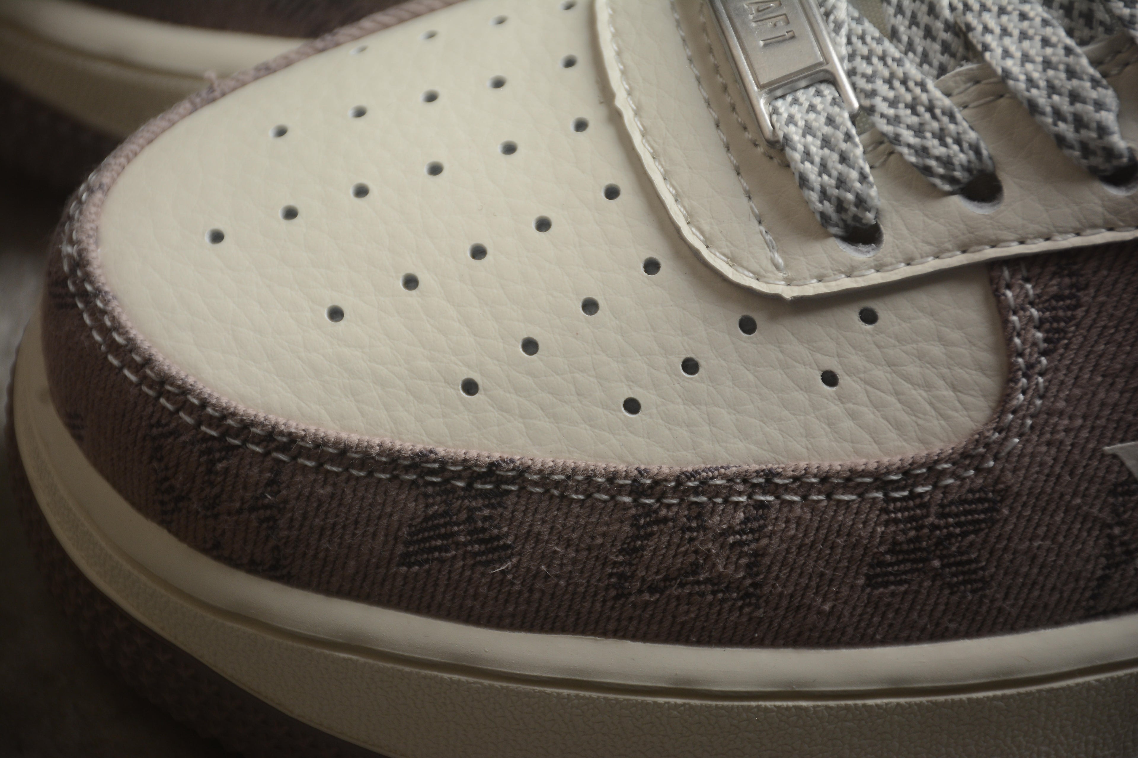 Air Force 1 Low LV – Blanco / Gris