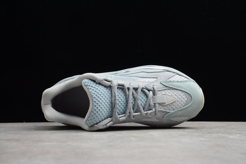 Adidas Yeezy 700 – Azul / Naranja