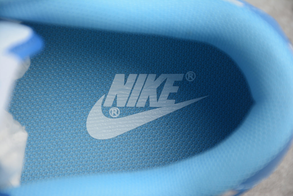Dunk SB – Azul Claro / Blanco