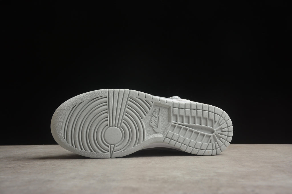 Dunk SB – Gris / Plata