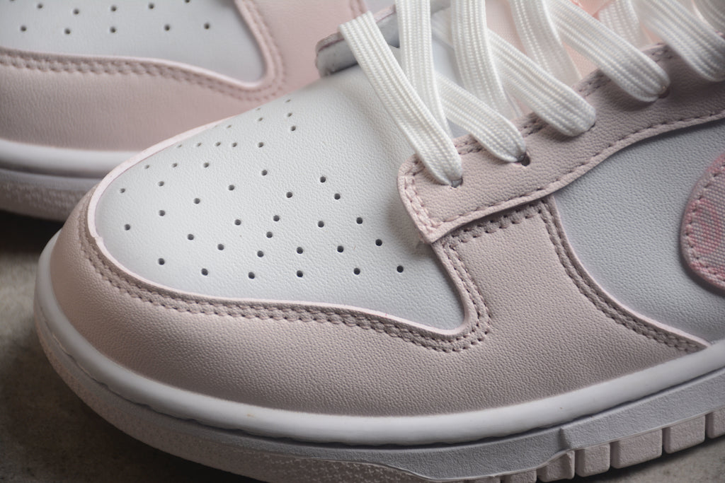 Dunk SB – Rosa Claro / Blanco