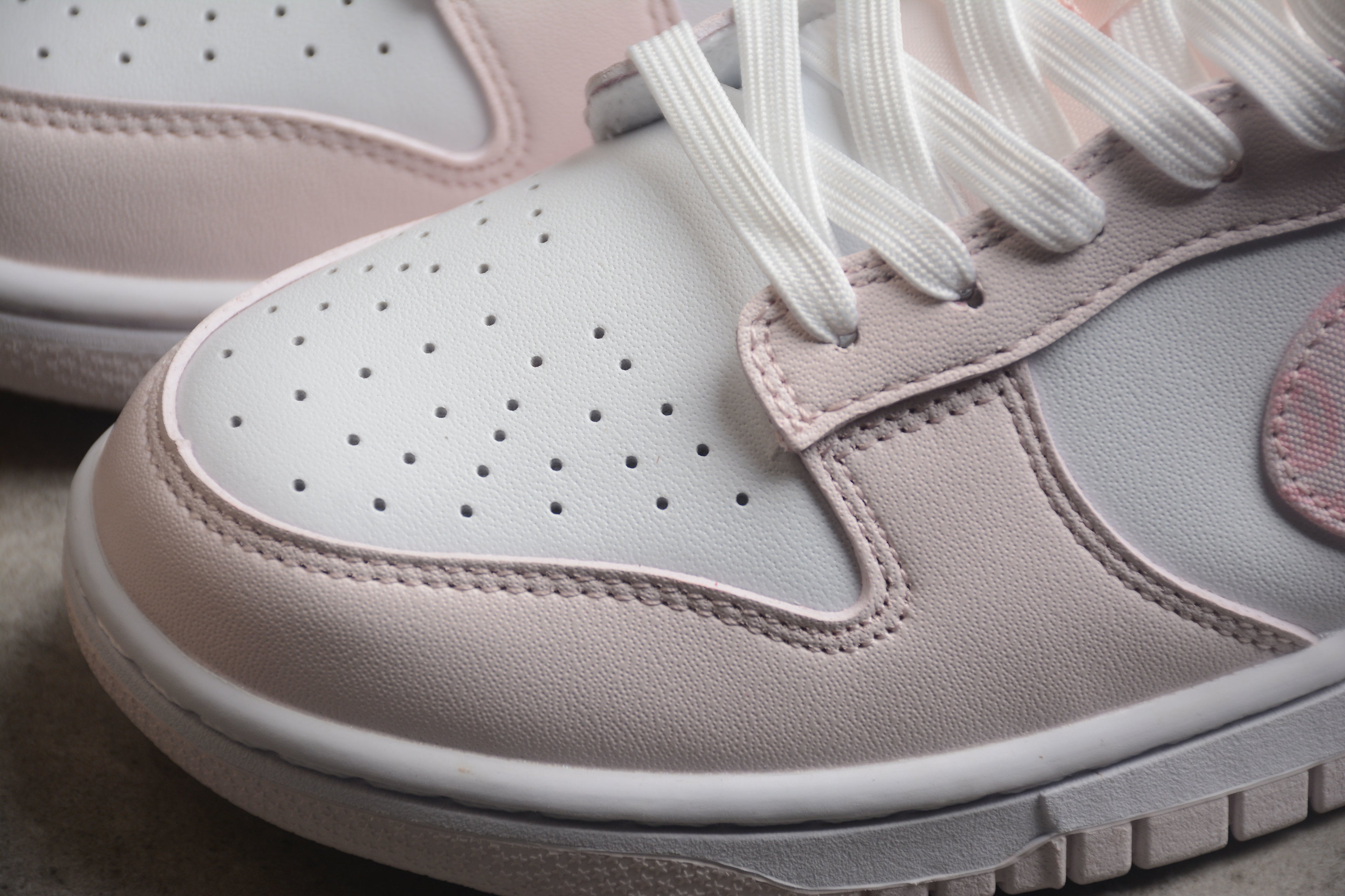 Dunk SB – Rosa Claro / Blanco