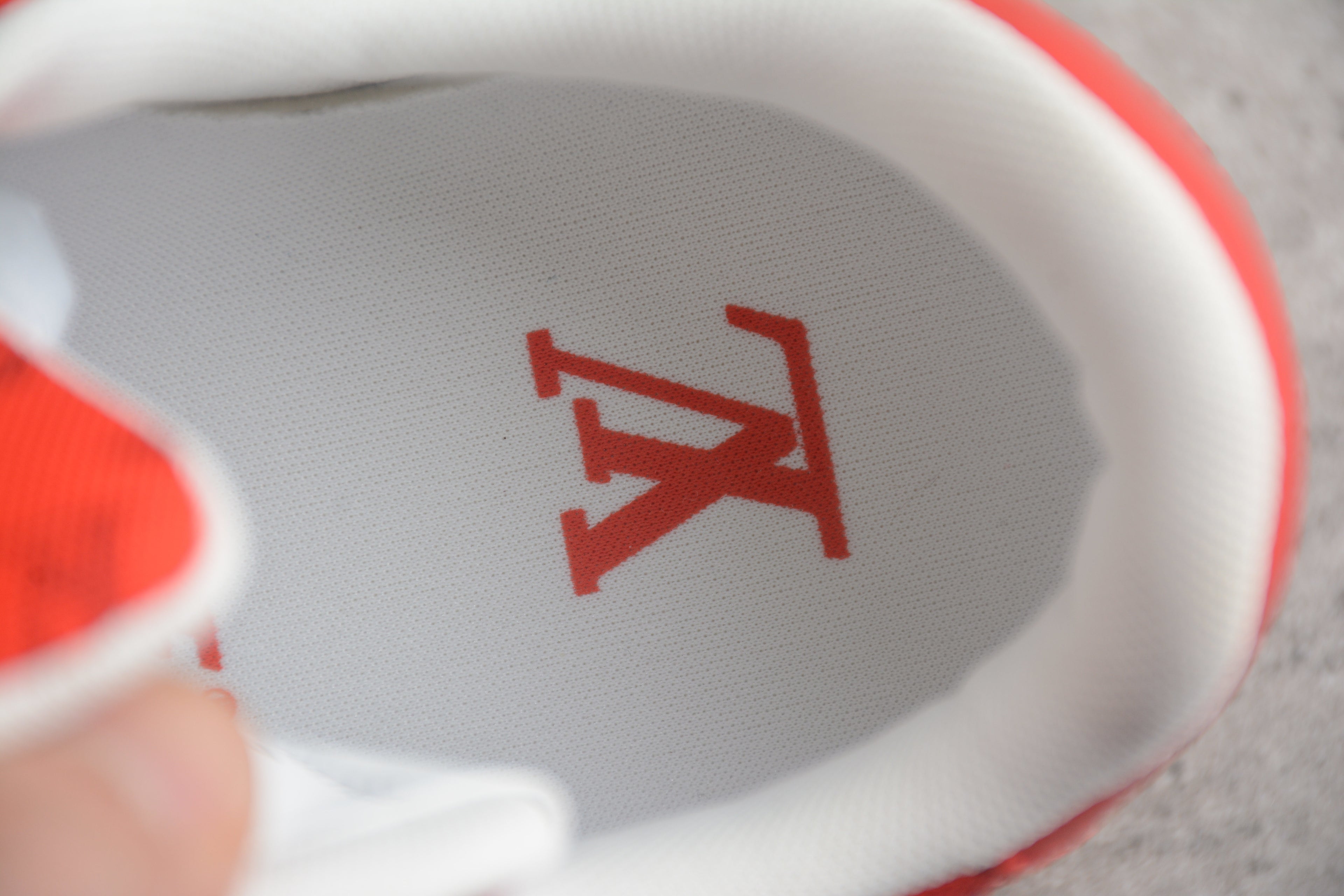 Air Force 1 Low LV – Blanco / Rojo