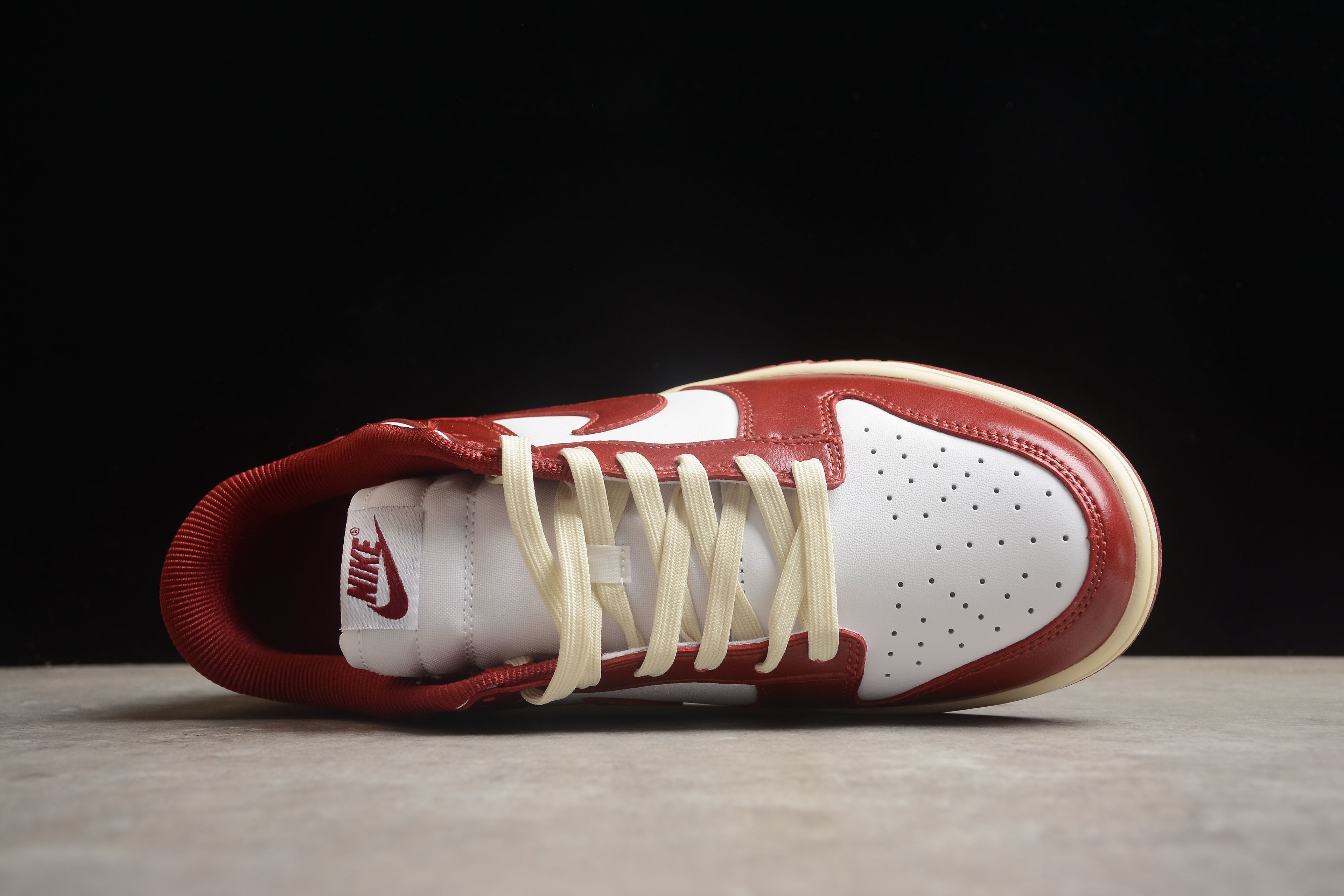 Dunk SB – Rojo / Blanco