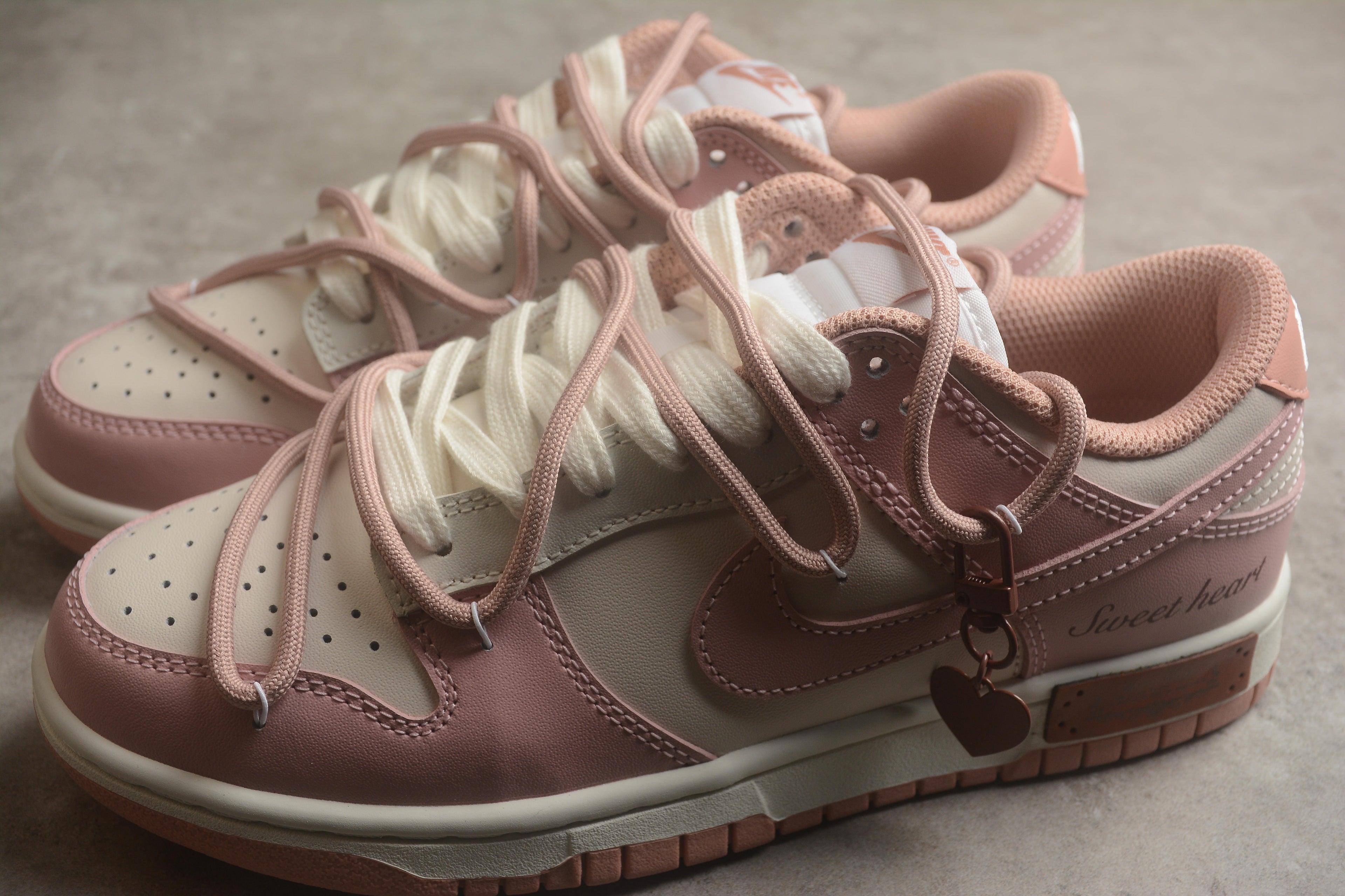 Dunk SB – Rosa / Beigie