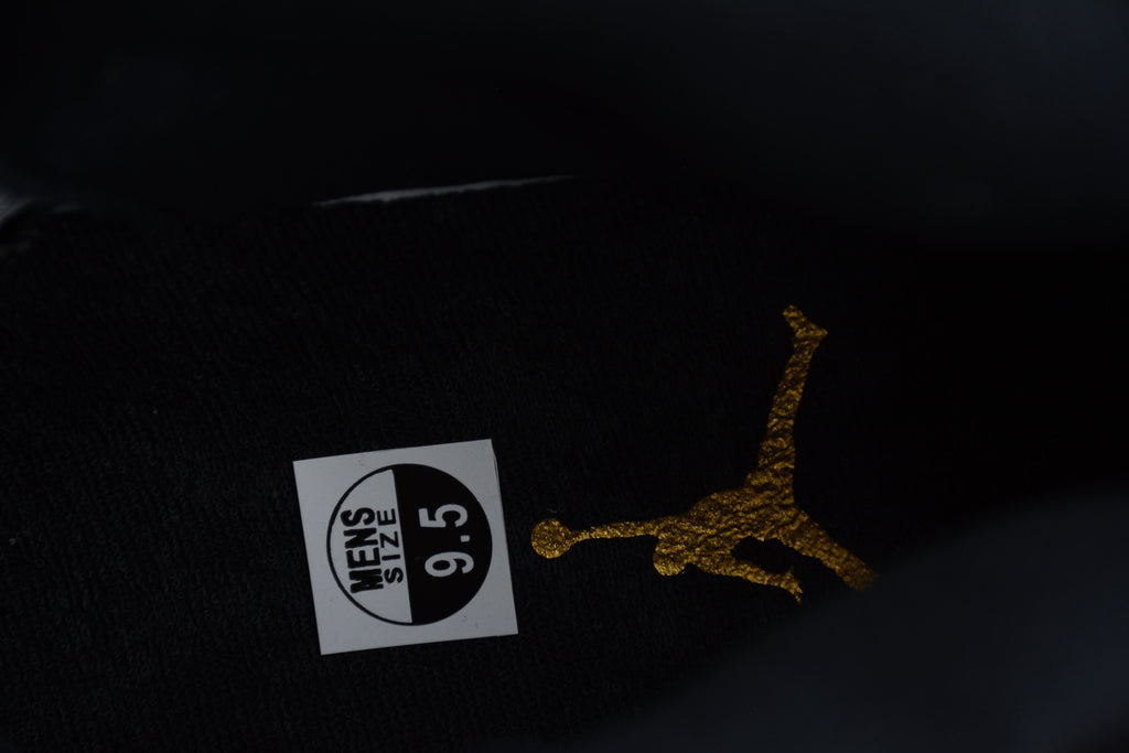 Air Jordan 11 – Negro