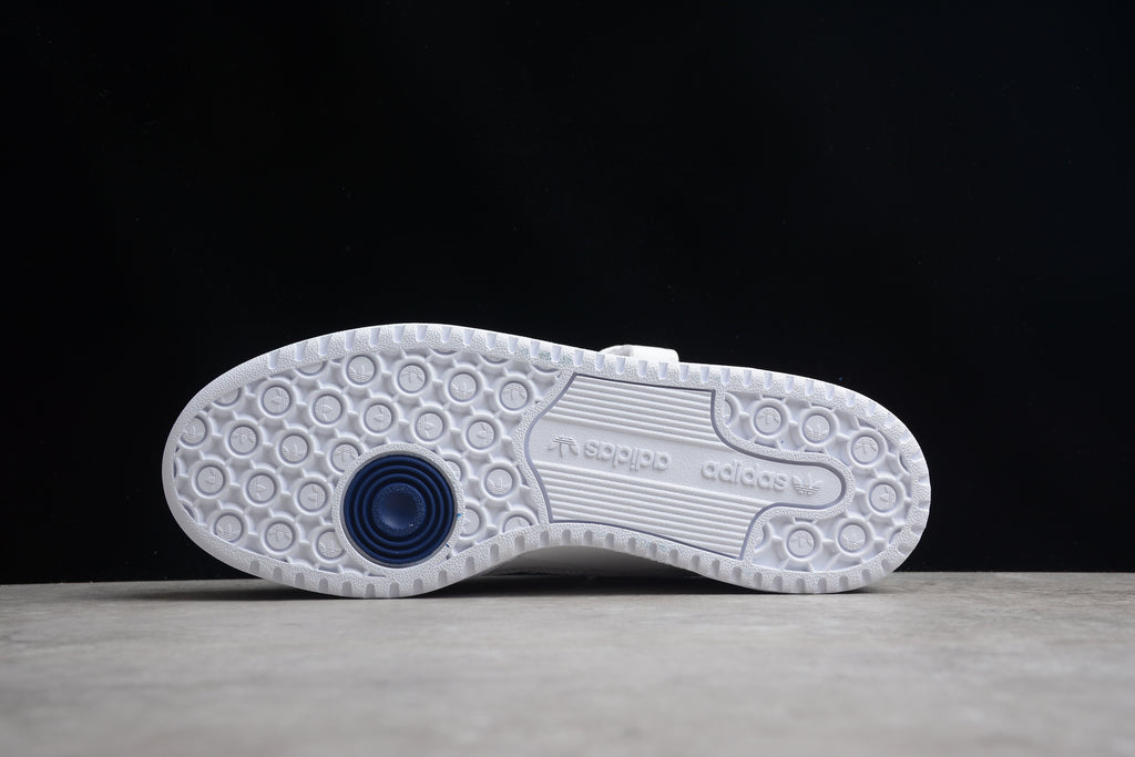 Adidas Forum – Blanco con Detalles Azules