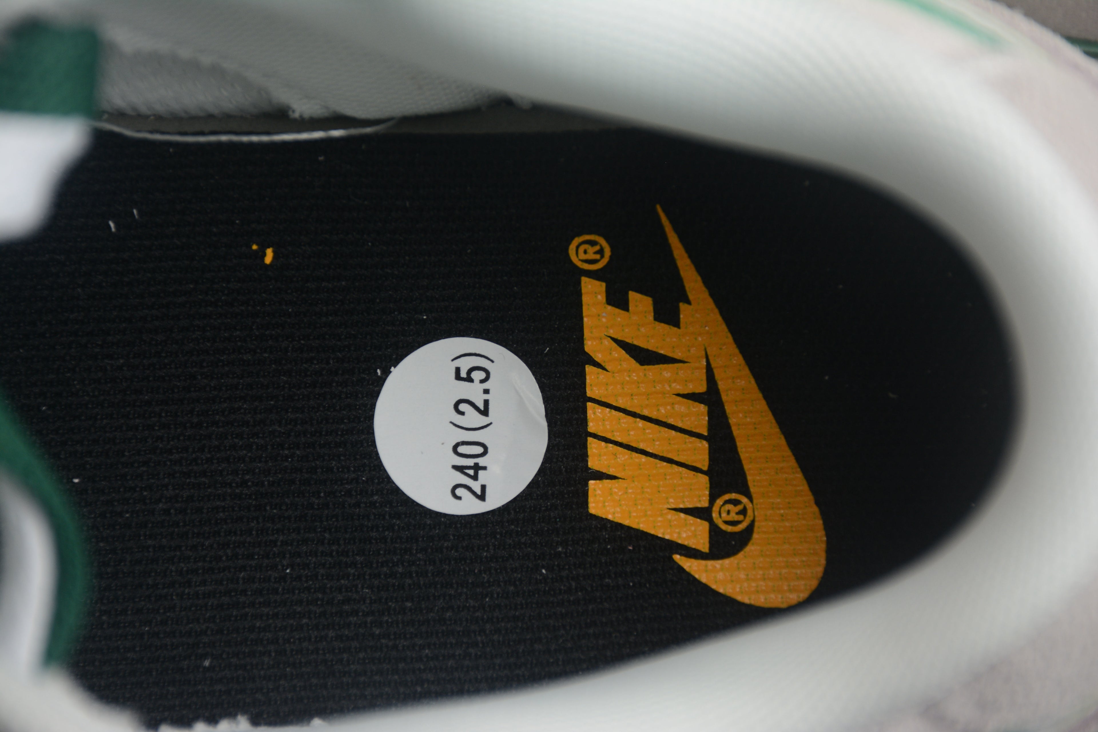 Dunk SB – Gris / Verde / Amarillo