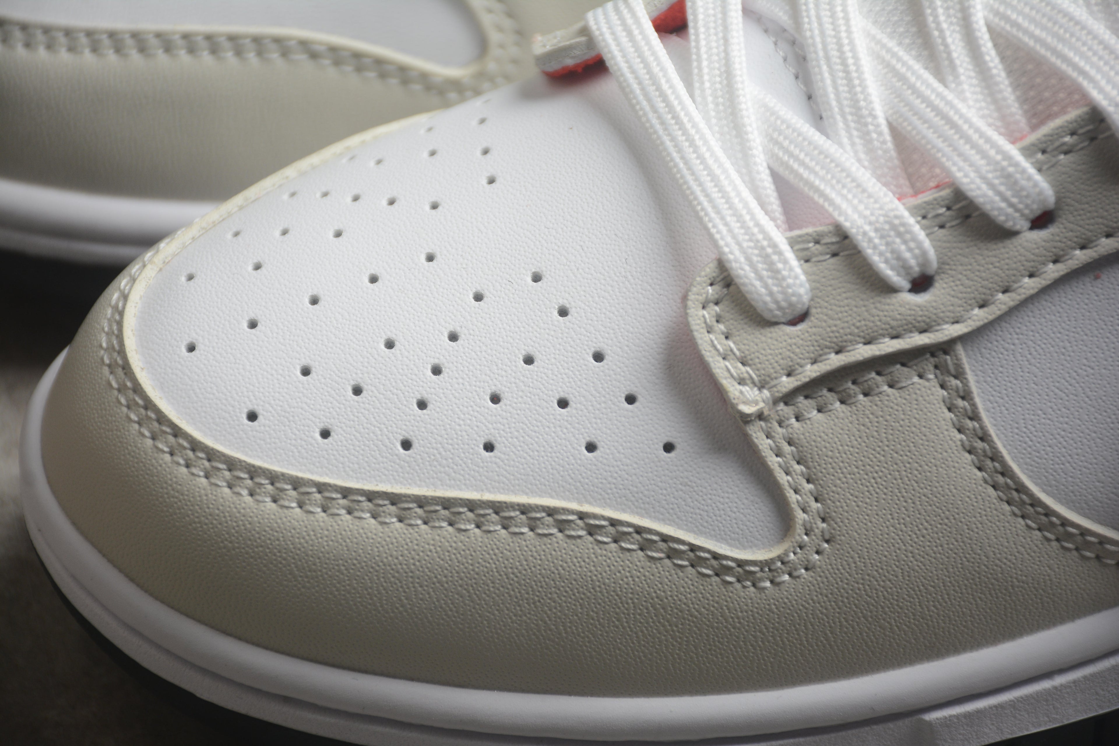 Dunk SB – Gris Dragón