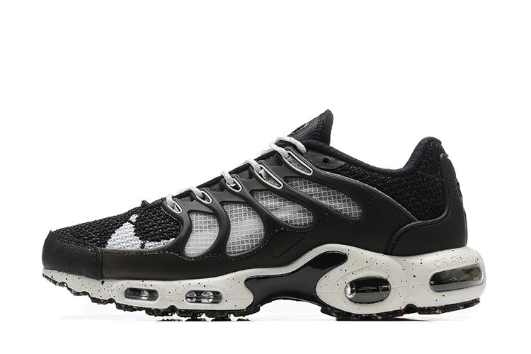 Air Max Plus Terrascape – Negro / Blanco