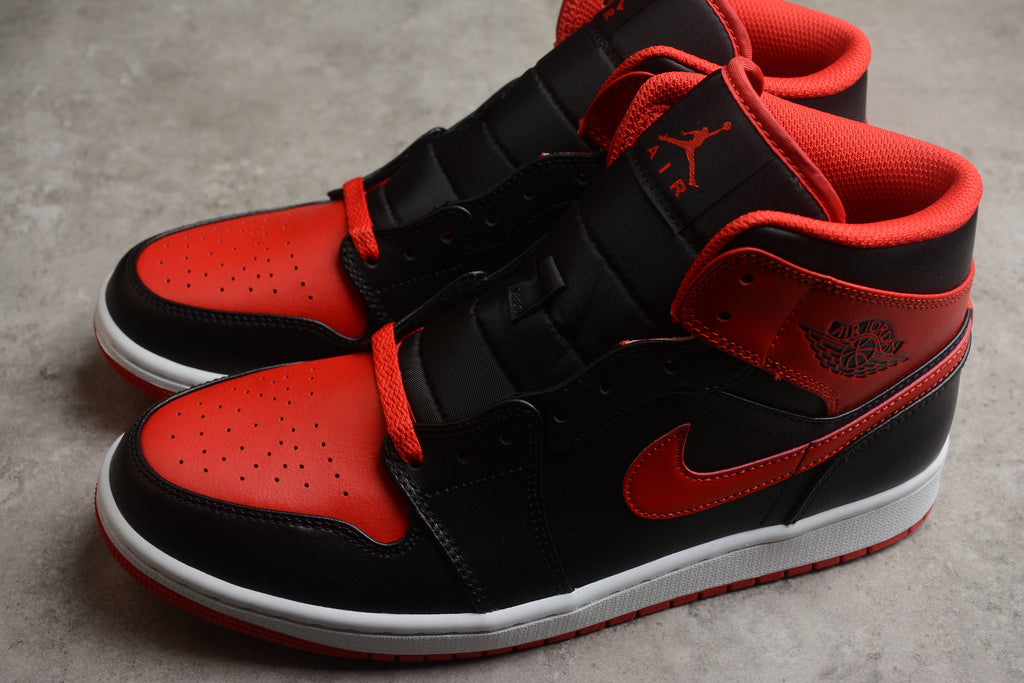 Air Jordan 1 Mid – Negro / Rojo
