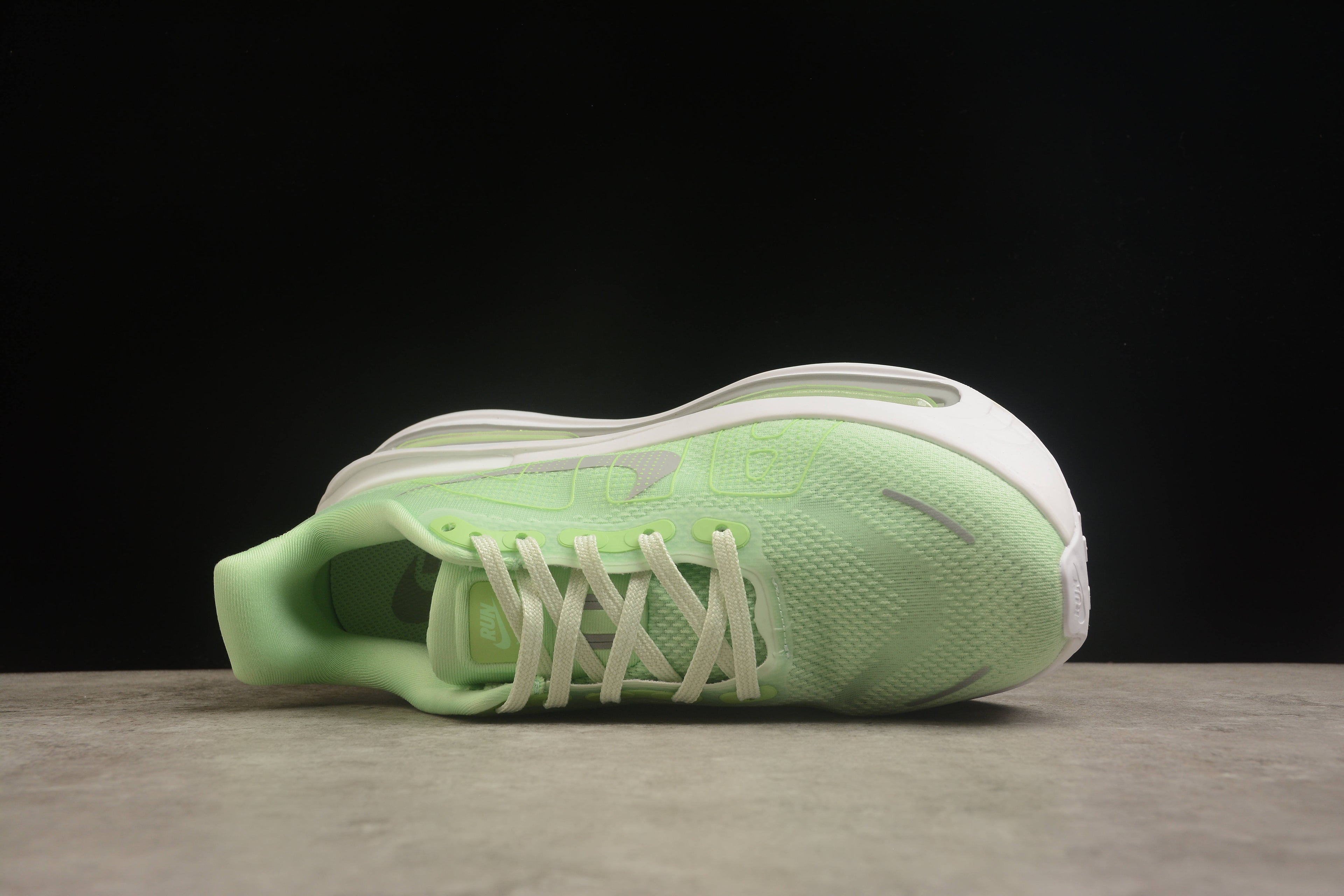 Vomero Premium – Verde / Blanco