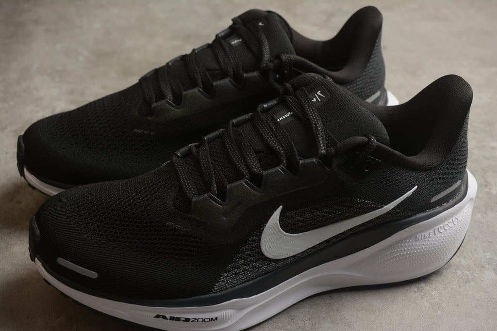 Pegasus 41 – Negro / Blanco