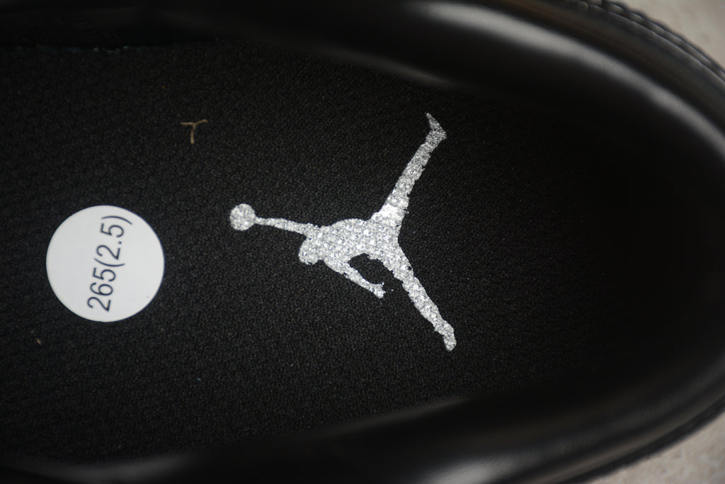 Jordan 1 Low – Negro Brillante