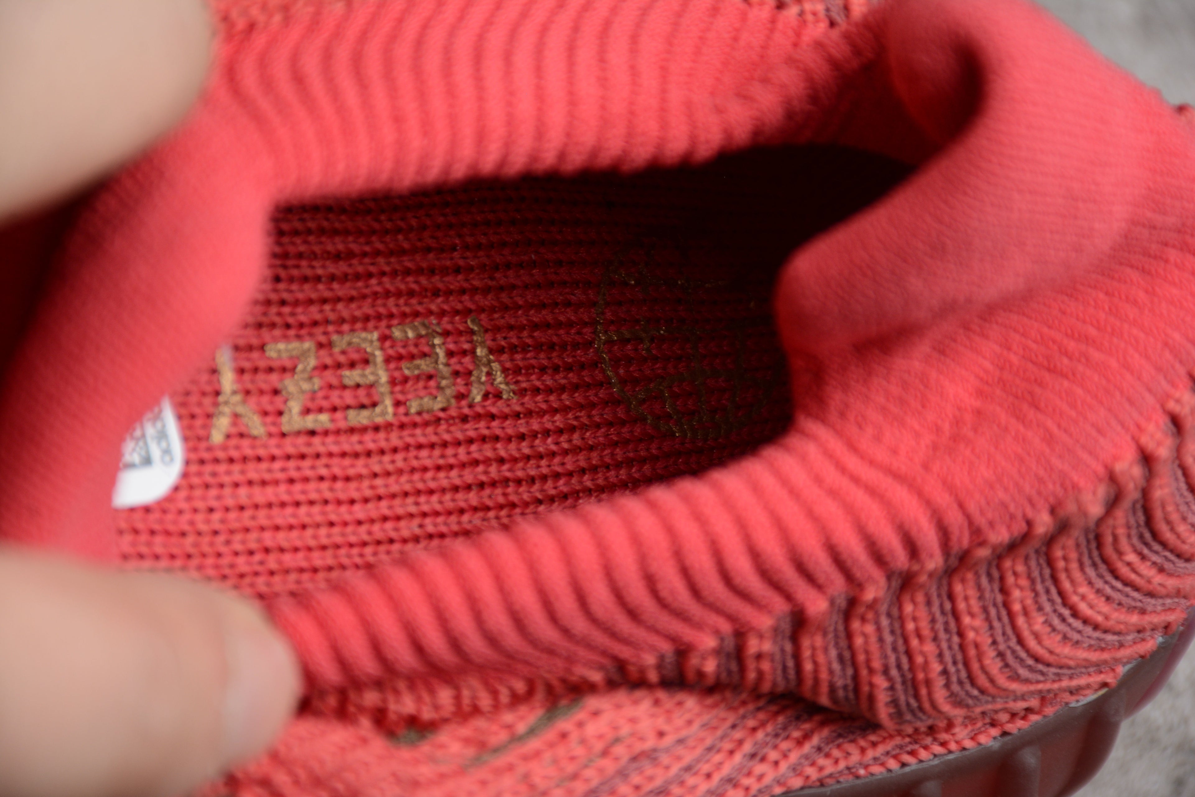 Adidas Yeezy 350 – Rojo