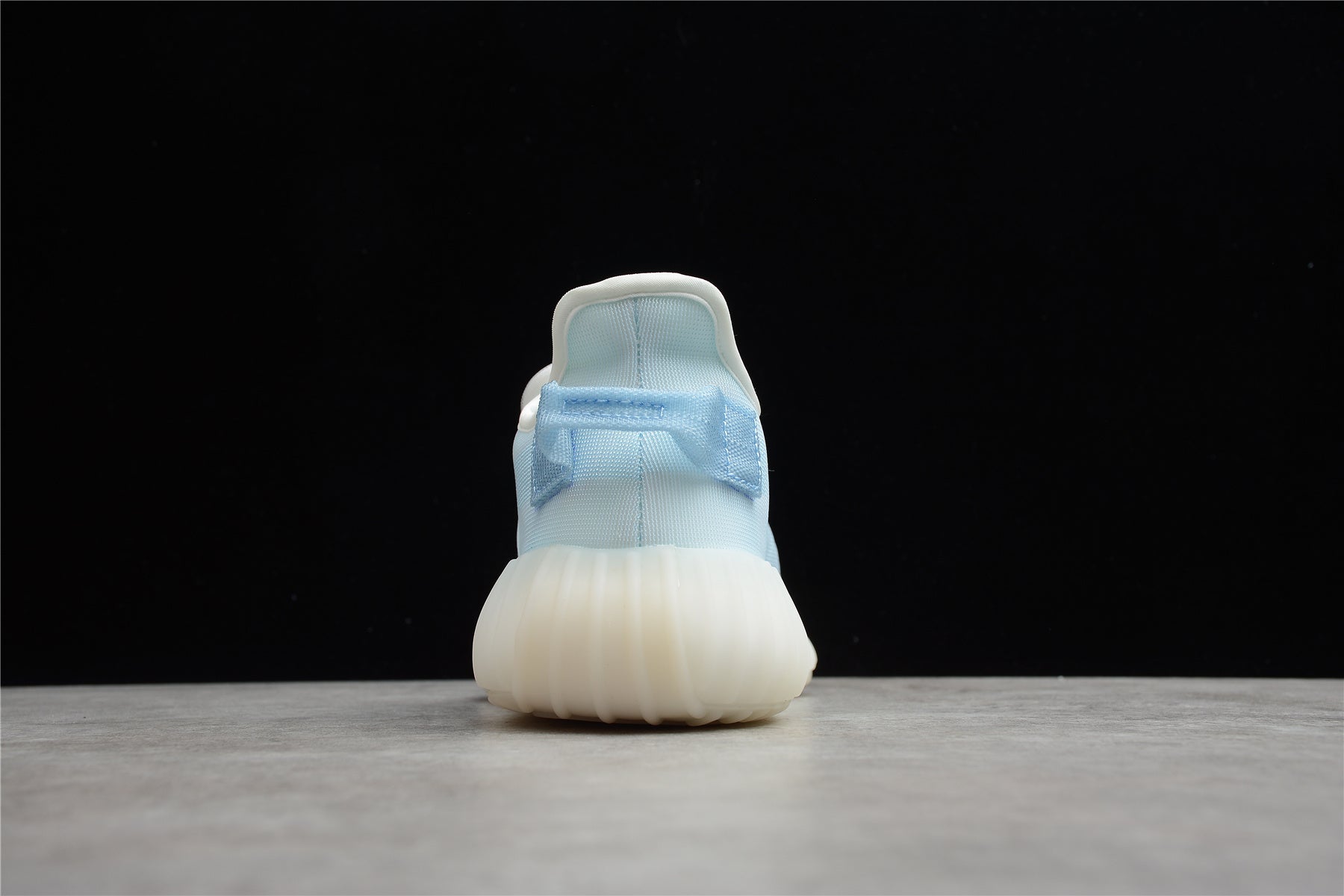 Adidas Yeezy 350 – Azul / Blanco