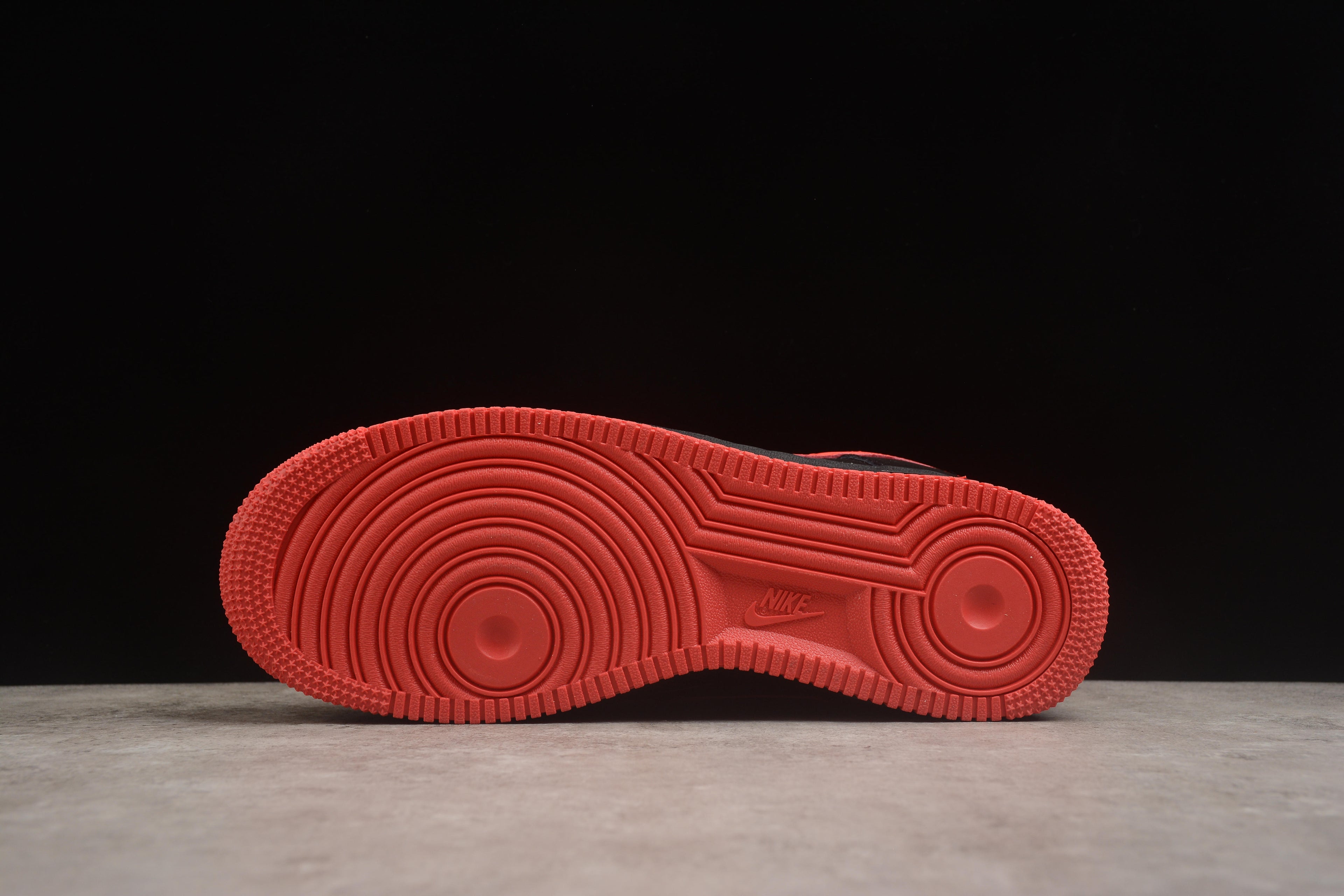 Air Force 1 Low – Negro / Rojo