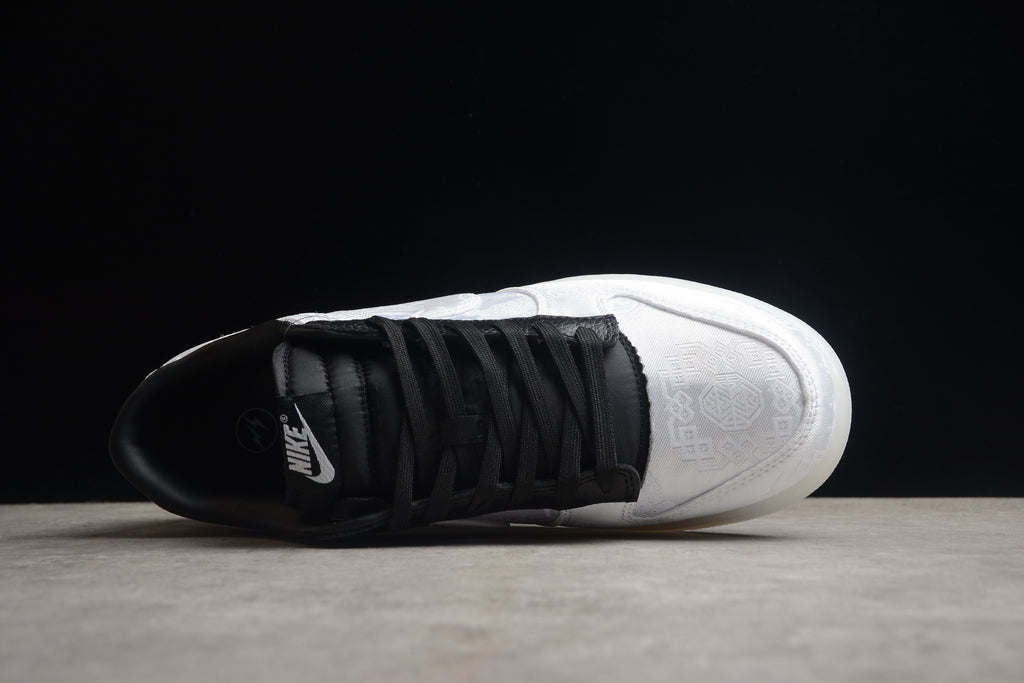 Dunk SB – Blanco / Negro