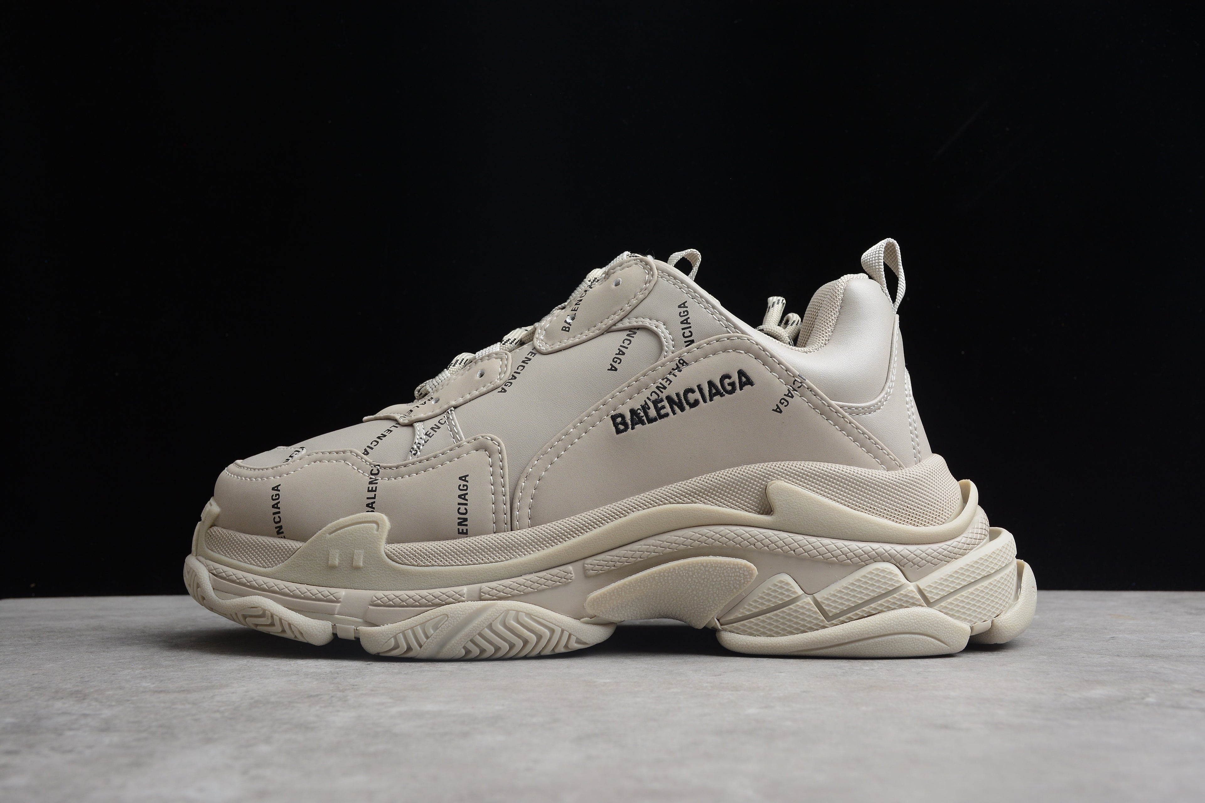 Balenciaga Triple S – Beige