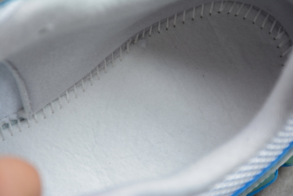 New Balance 2002R – Blanco / Azul