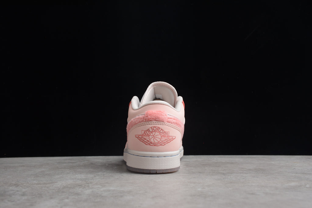 Jordan 1 Low – Rosa Piel