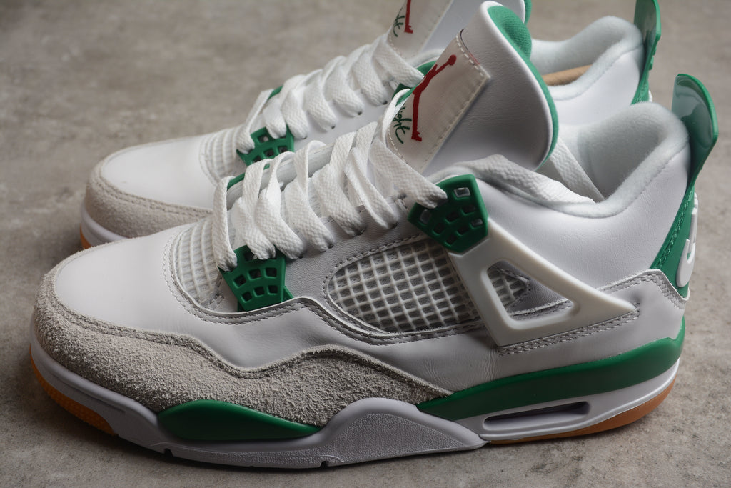 Air Jordan 4 – Blanco / Verde