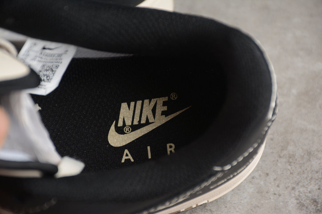 Air Force 1 Low – Negro / Beige