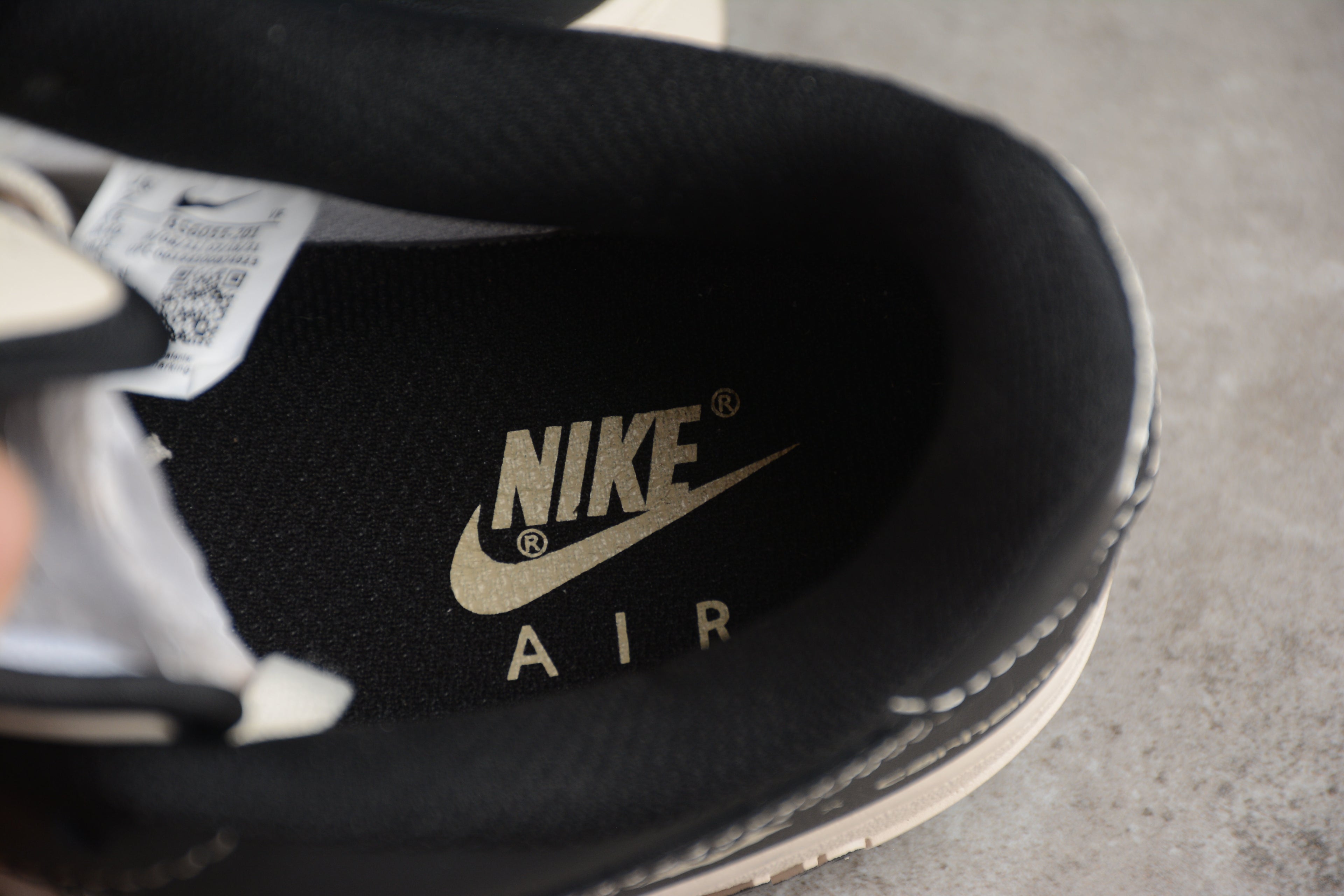 Air Force 1 Low – Negro / Beige