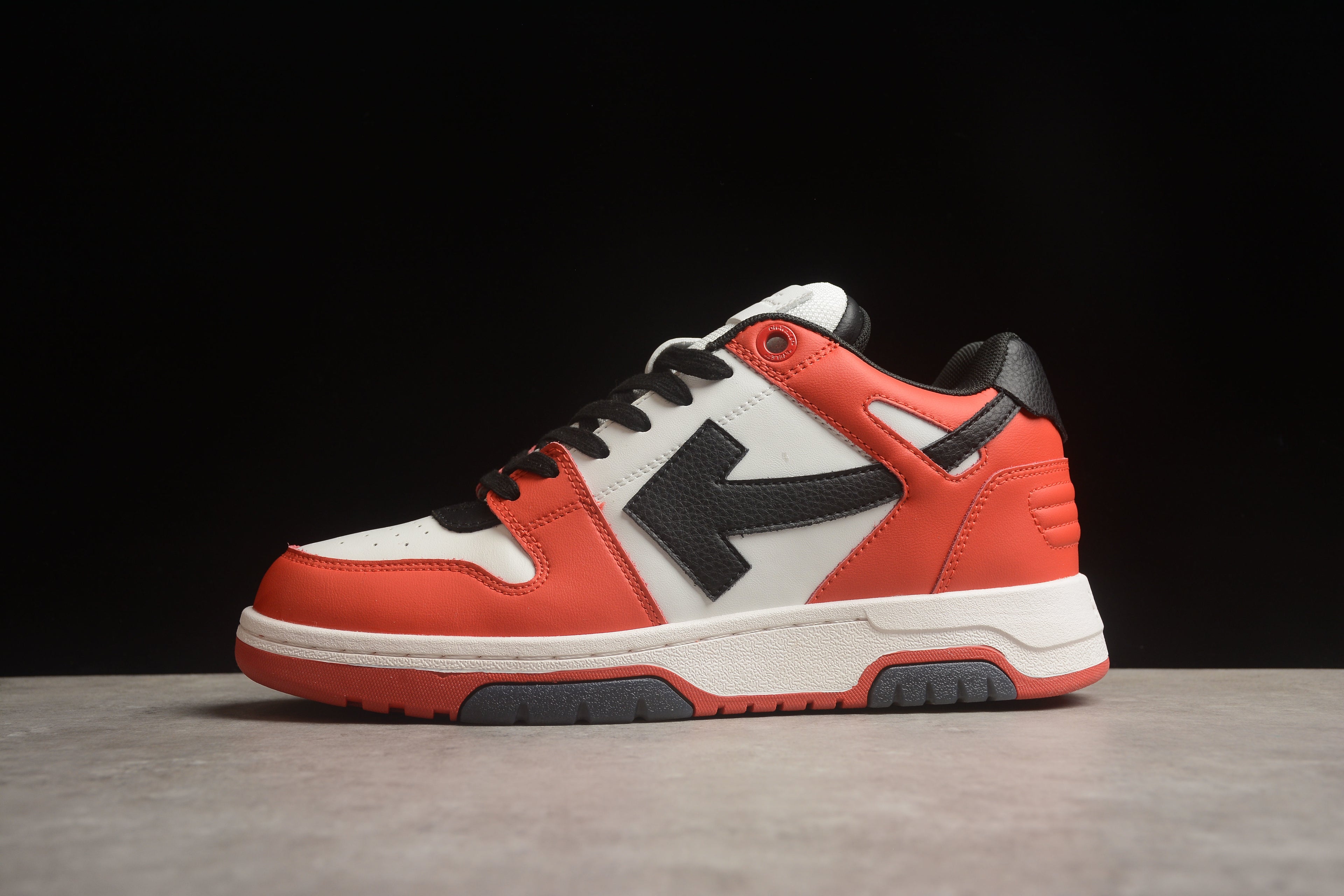 Off-White – Rojo / Negro / Blanco
