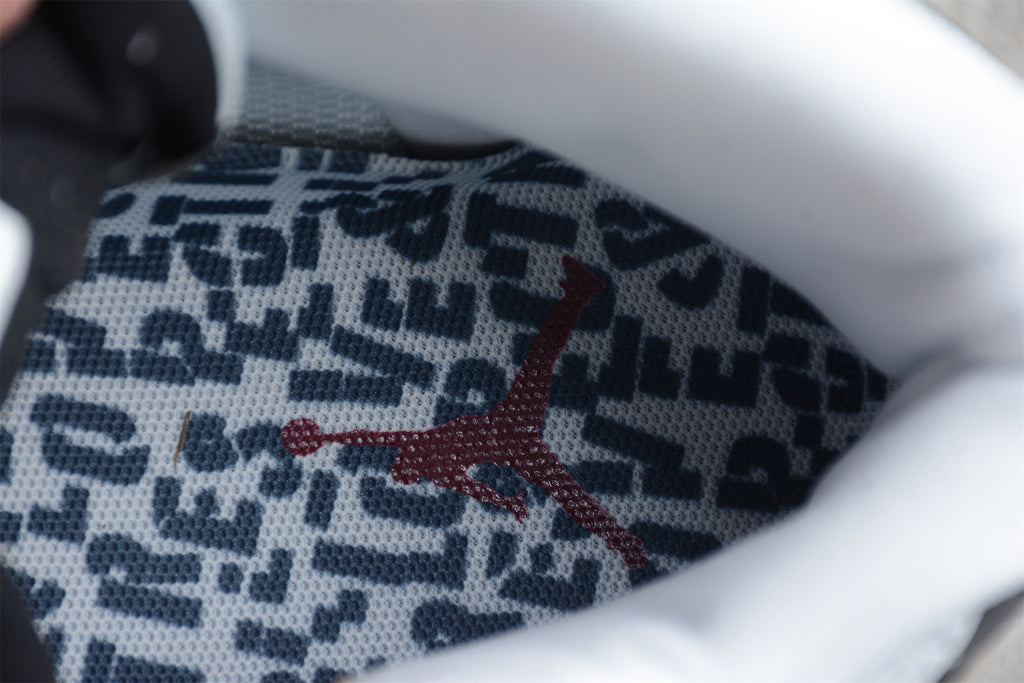 Air Jordan 13 – Blanco / Gris