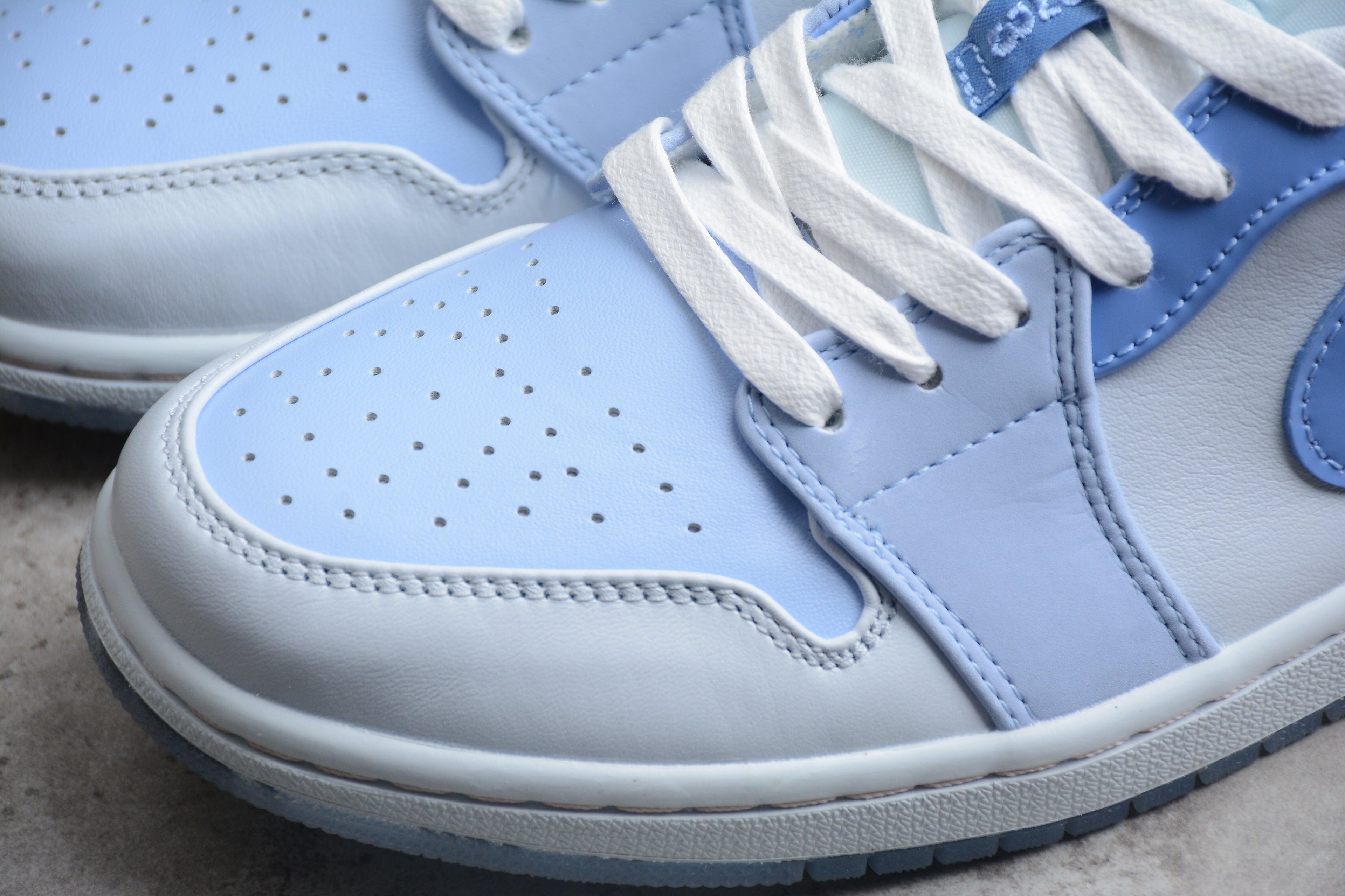 Jordan 1 Low – Full Azul Claro