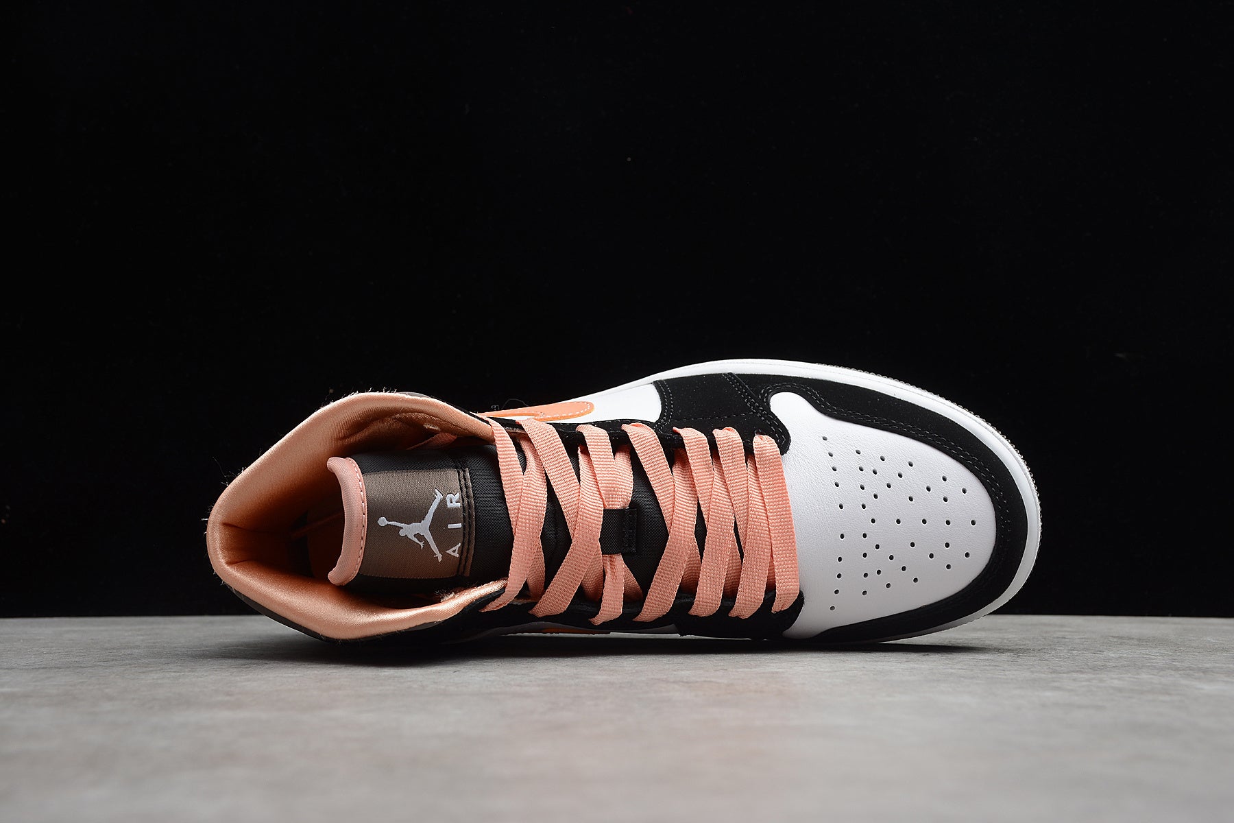 Air Jordan 1 Mid – Negro / Rosa